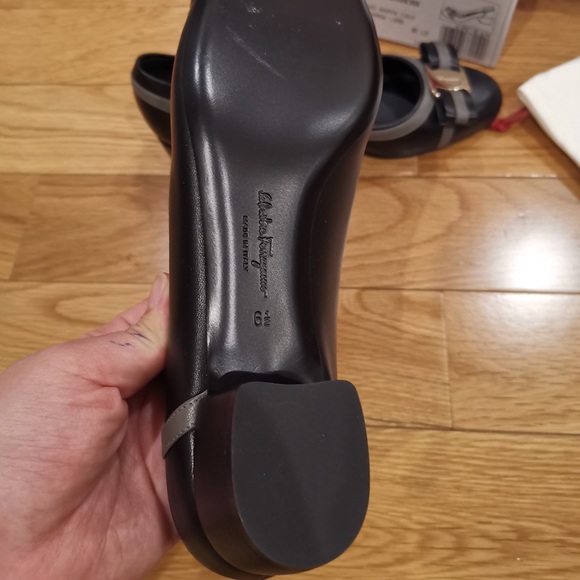 Salvatore Ferragamo woman shoes；